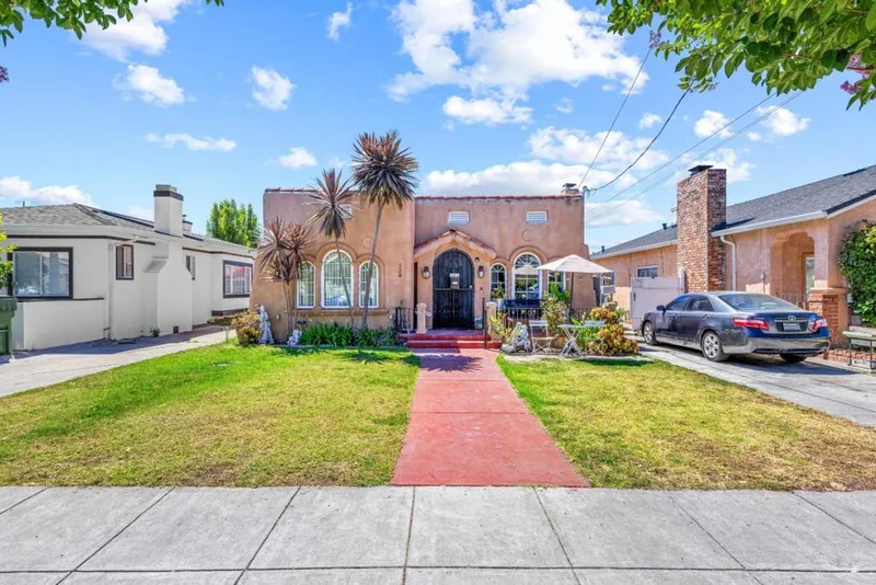 124 E Humboldt Street