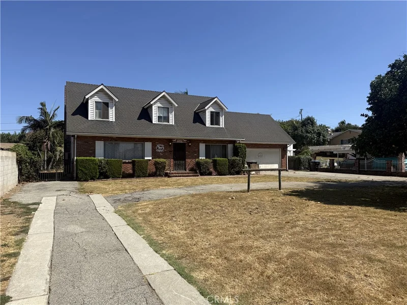 Photo 2 of 13652 Lomitas Ave