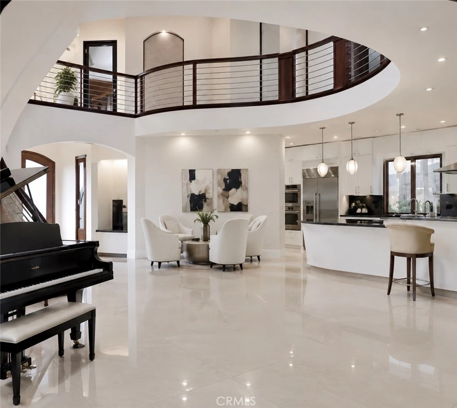 Interior 4