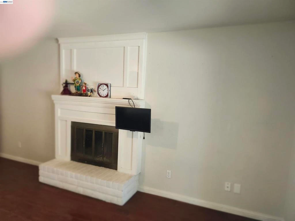Interior 4