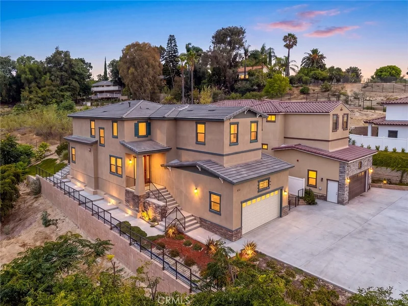693 Castlehill Drive