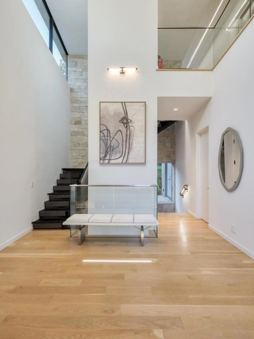 Interior 4