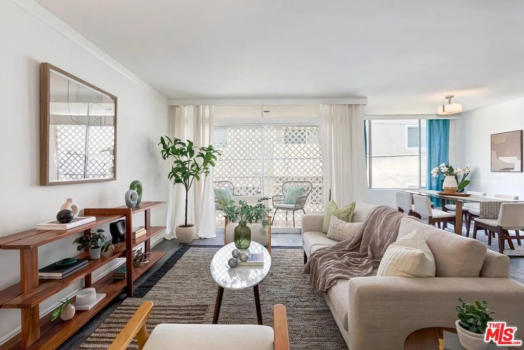 Interior 3