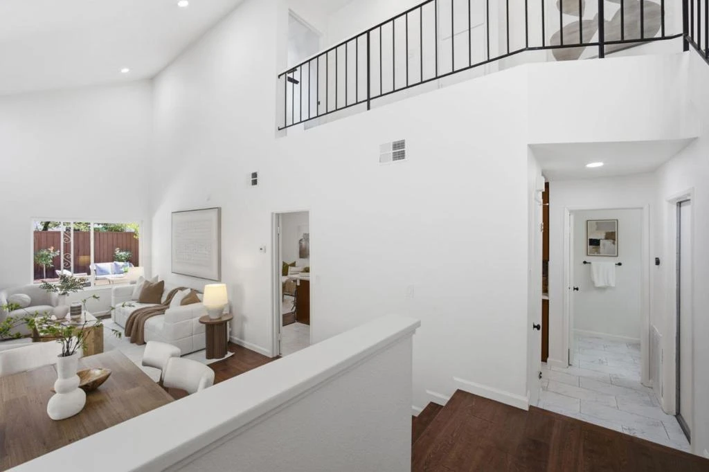 Interior 3