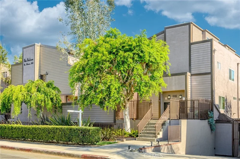 1116 E Palmer Avenue 5