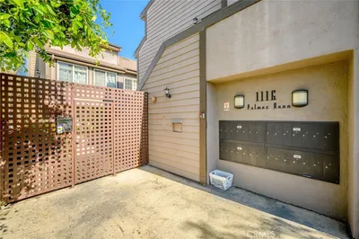 1116 E Palmer Avenue 5 photo 2