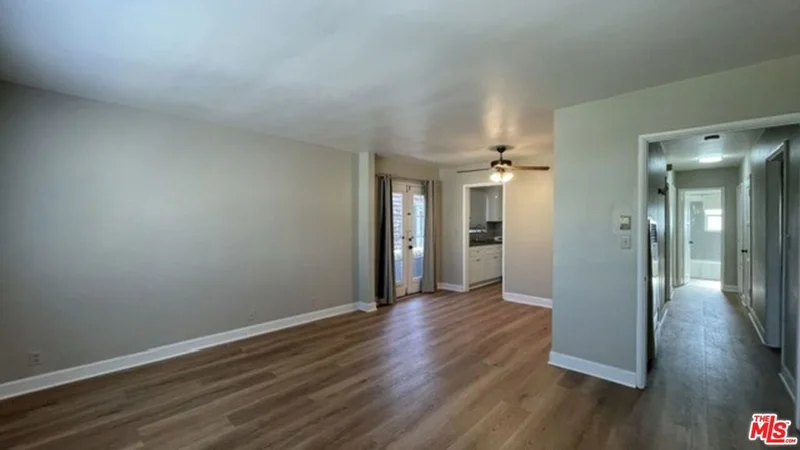 4121 Ocean View Boulevard A photo 2