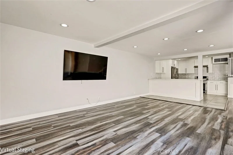 Photo 2 of 7924 Woodman Avenue 22