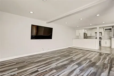 7924 Woodman Avenue 22 photo 2