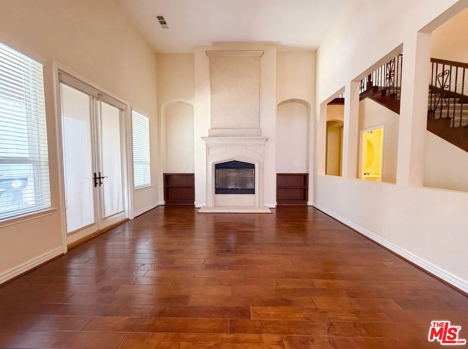 Interior 2