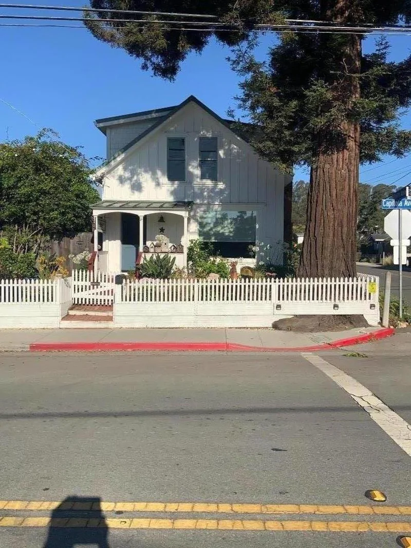 529 Capitola Avenue