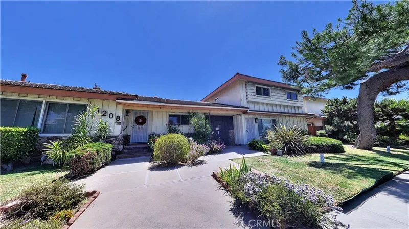 1208 S Marengo Ave APT Q