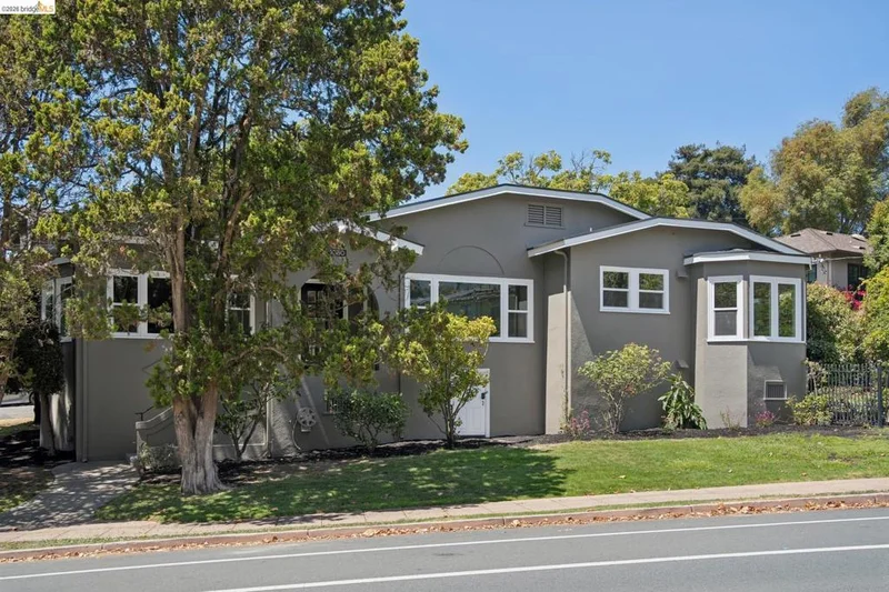 1080 Monterey Ave.