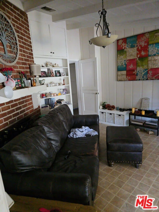 Interior 3