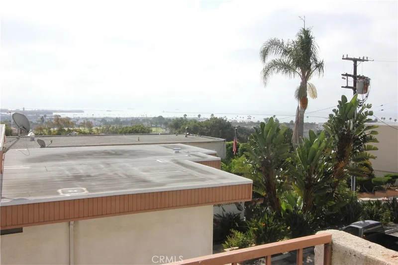 Photo 2 of 2424 S Gaffey