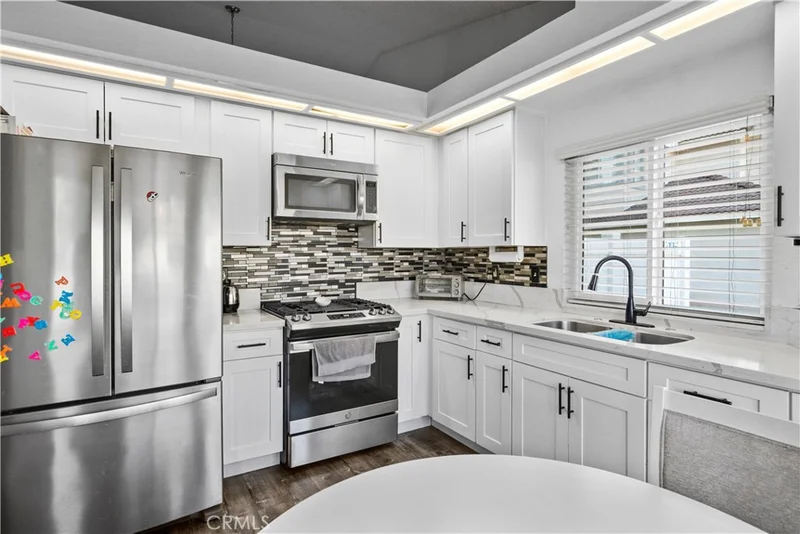 144 N Plymouth photo 2