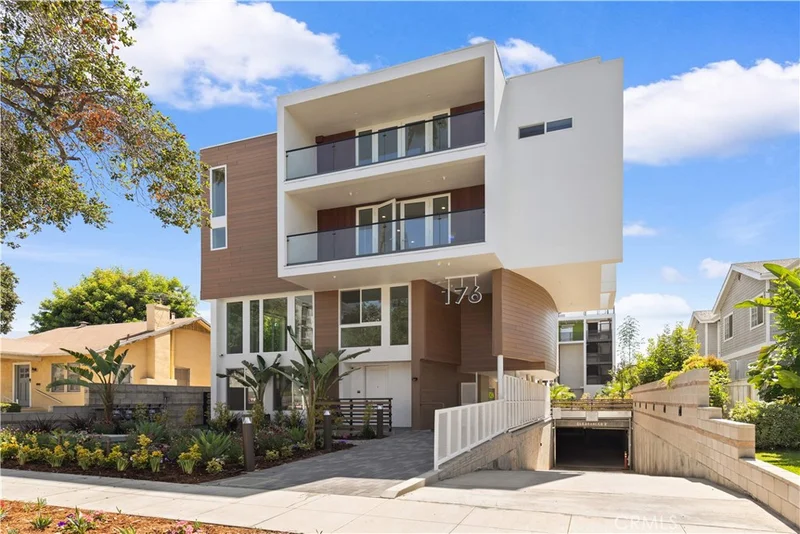 176 N. Catalina Avenue 104