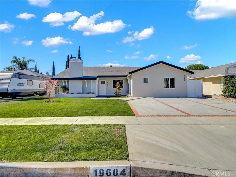 19604 Delight Street photo 2