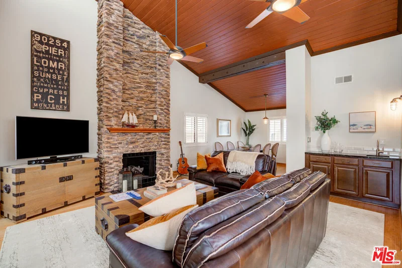 1106 Loma Drive