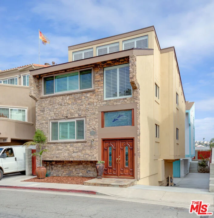 1106 Loma Drive photo 2