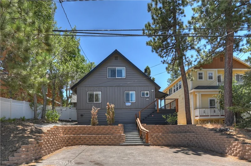 Photo 2 of 1035 Butte Avenue