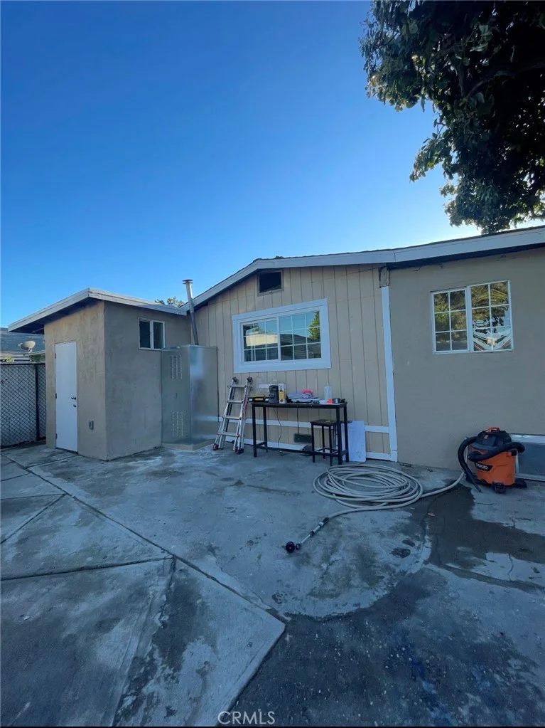 6208 Holmes photo 2