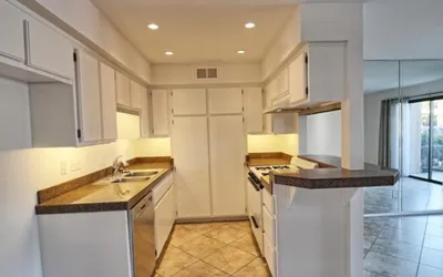 31200 Landau Boulevard 703 photo 2