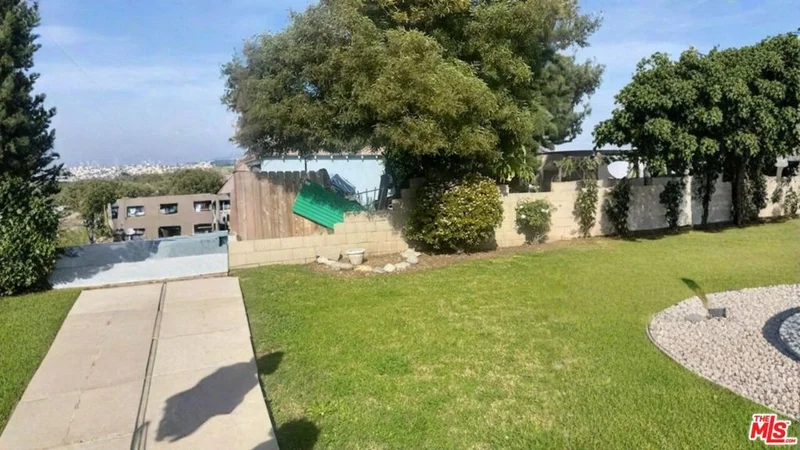 9636 La Salle Avenue photo 2