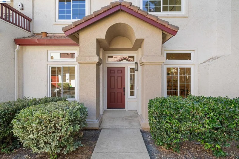 5740 Belleza Dr