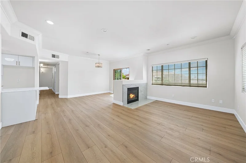 Photo 2 of 421 E Santa Anita 301