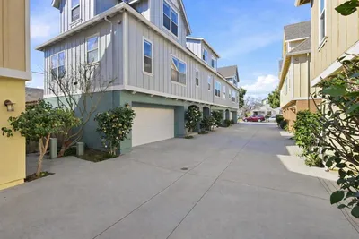 110 Library Lane photo 2