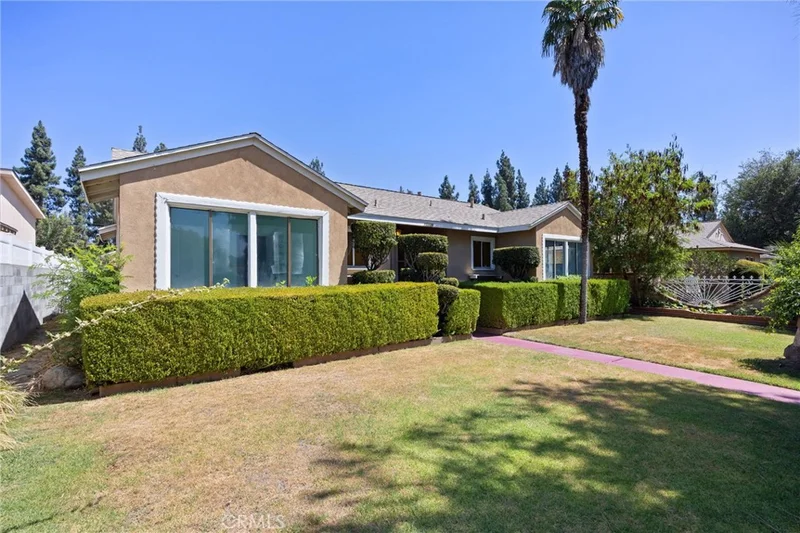 15739 Chatsworth