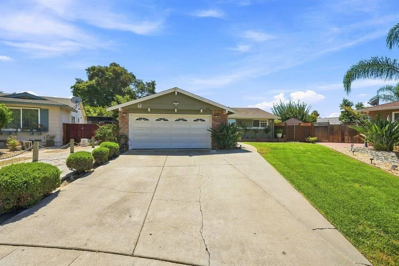 2745 Eulalie Drive