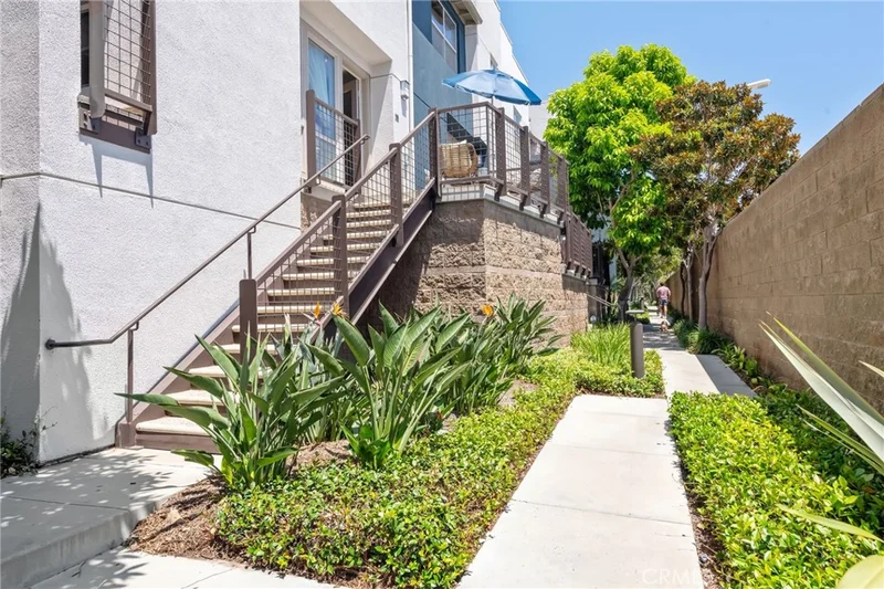 5410 W 149th Place 16