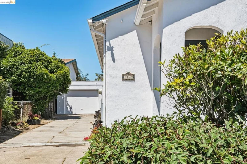Photo 2 of 1129 Marin Ave