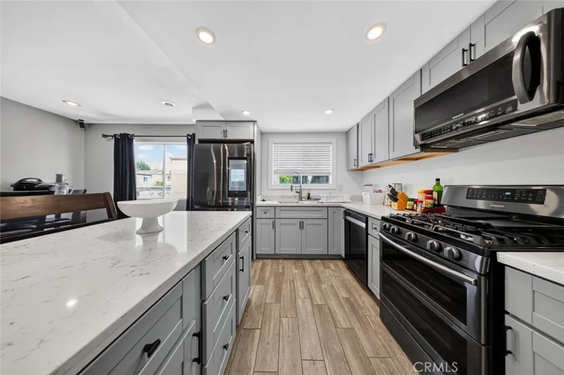 9540 Sepulveda 11