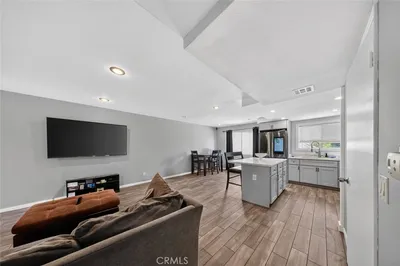 9540 Sepulveda 11 photo 2