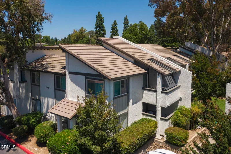 1340 E Hillcrest Drive 6