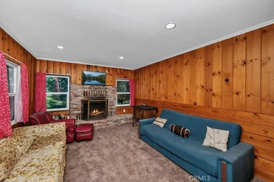 22421 Pine photo 2