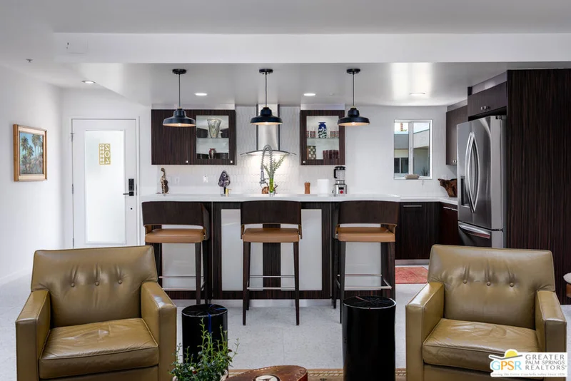 588 E San Lorenzo Road 204