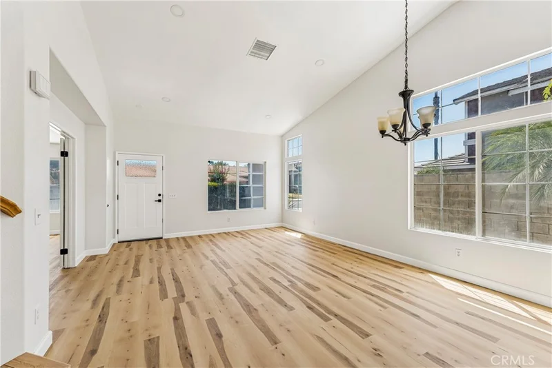 Photo 2 of 1233 Cantara St