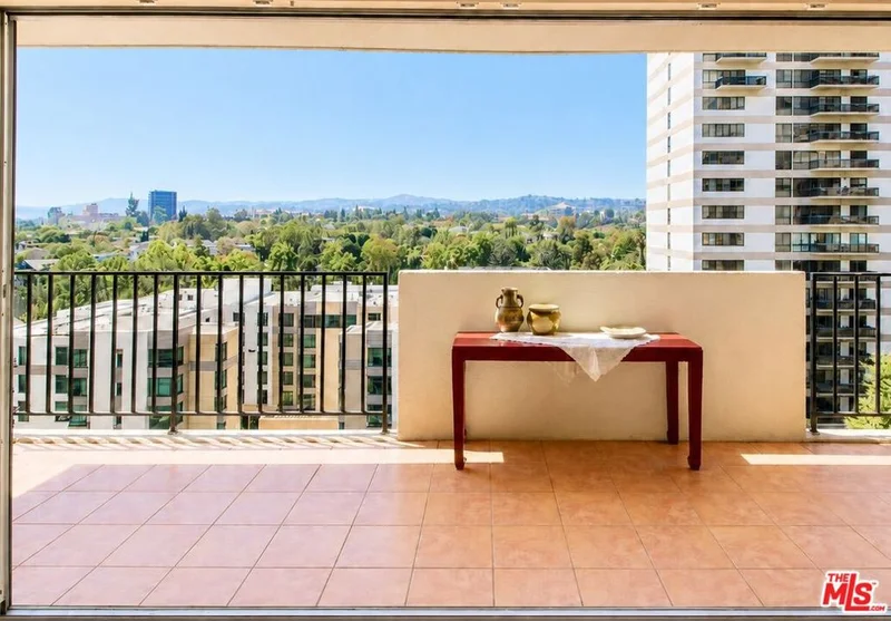 Photo 2 of 10450 Wilshire Boulevard 10J