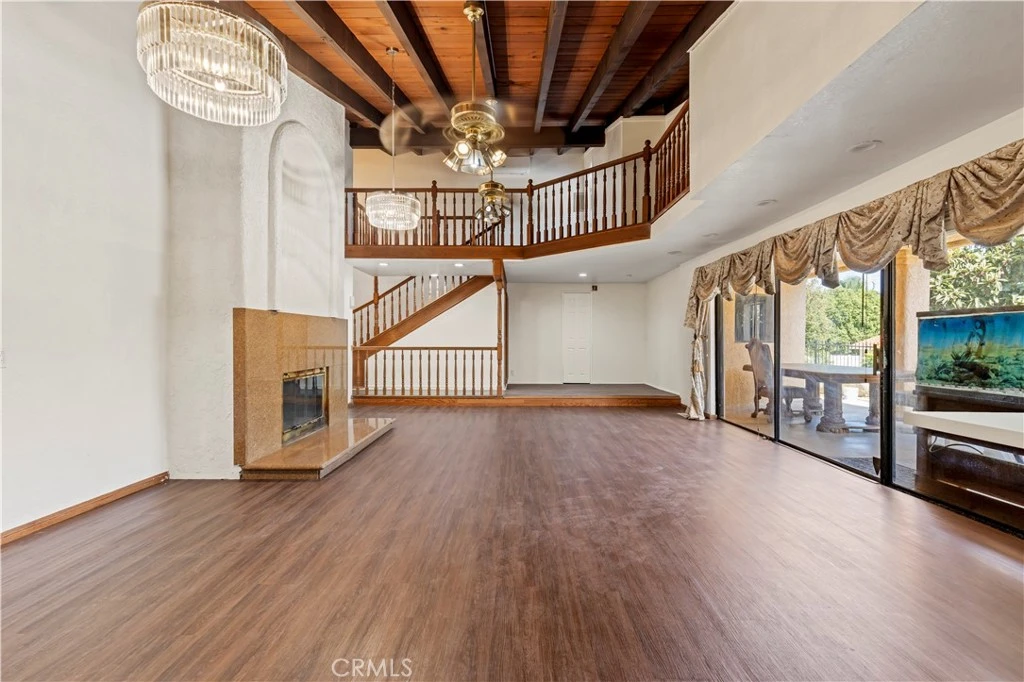 Interior 4