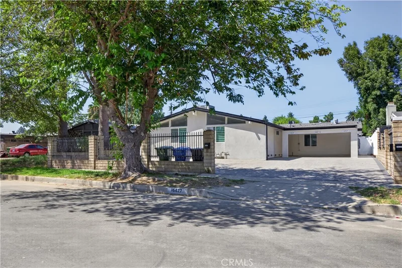 16425 Clymer Street photo 2