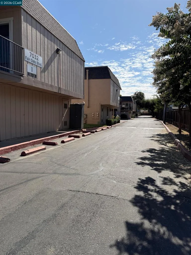 7032 Fair Oaks Blvd photo 2