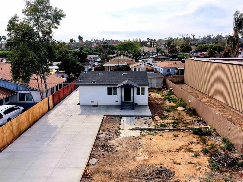8836 Valencia st photo 2