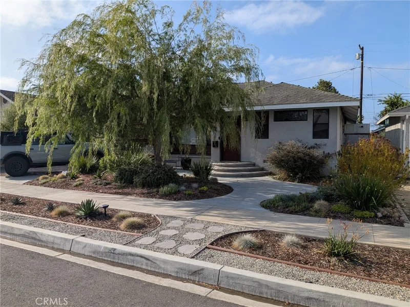 5552 E Peabody photo 2