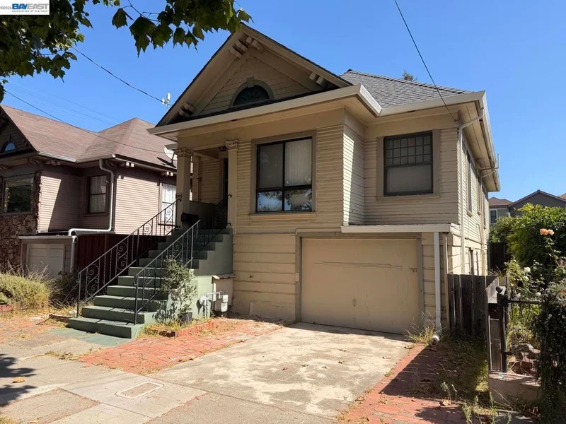 Photo 2 of 2105 Encinal Ave