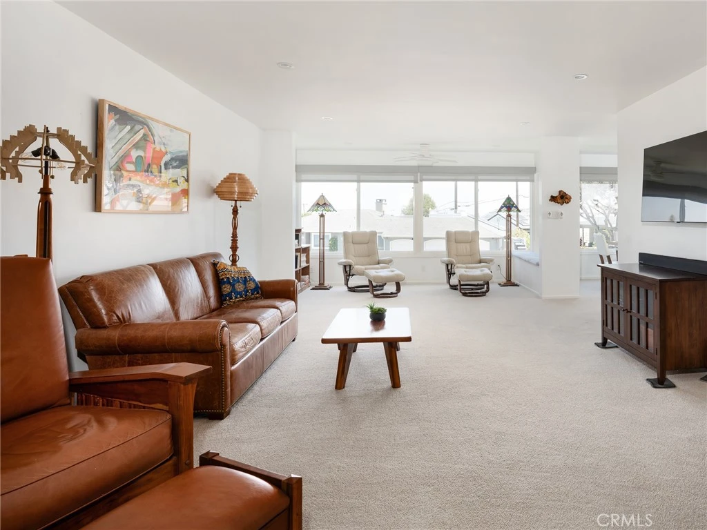 Interior 4