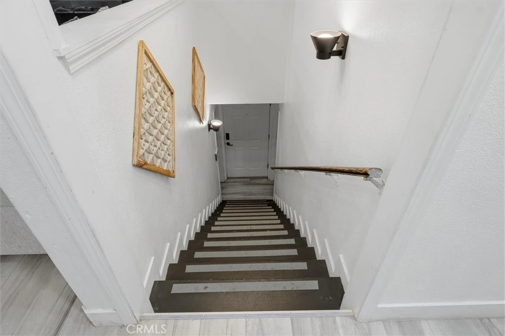 Interior 4